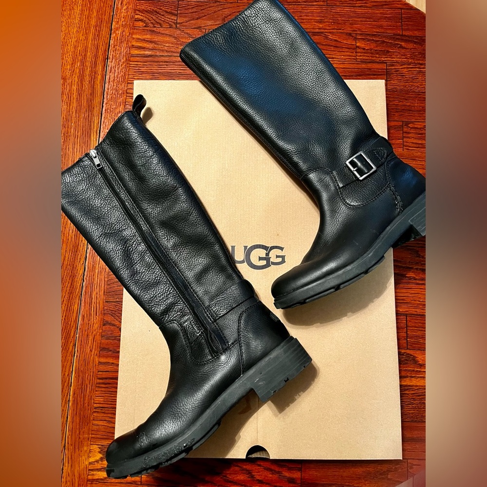 UGG Harrison Tall 7.5 - Black